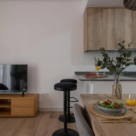 Xpce Victoria 3 Center Apartment *